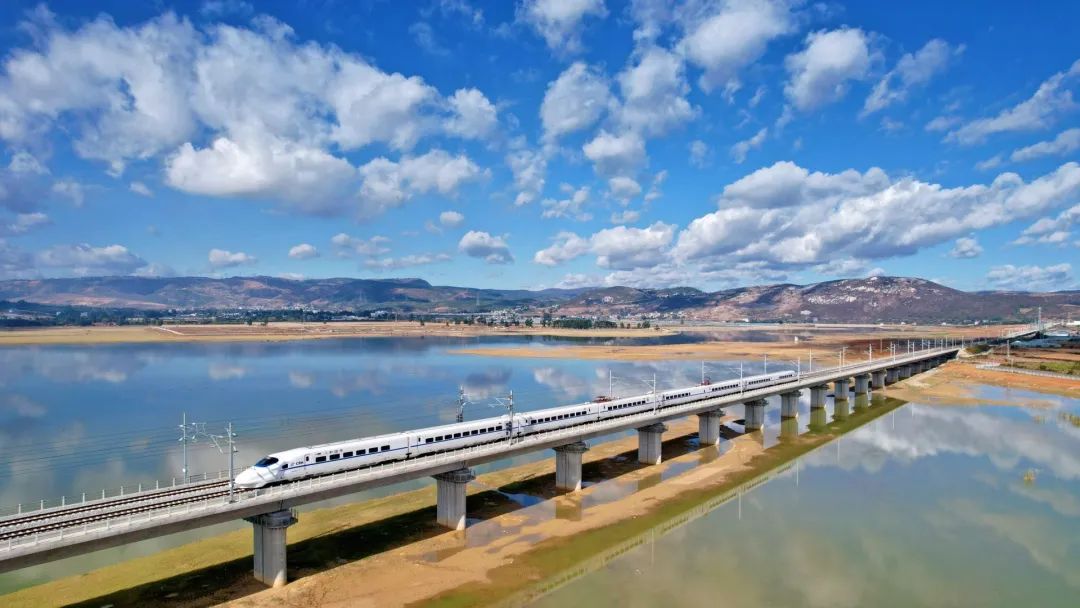 創(chuàng  )歷史最好成績(jì) 云南鐵路發(fā)送旅客首次突破9000萬(wàn)人次.jpg